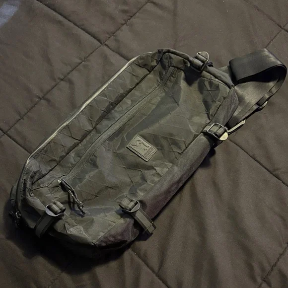 Chrome Industries Limited Edition 22X Kadet Sling bag in BLKCHRM - Picture 1 of 4